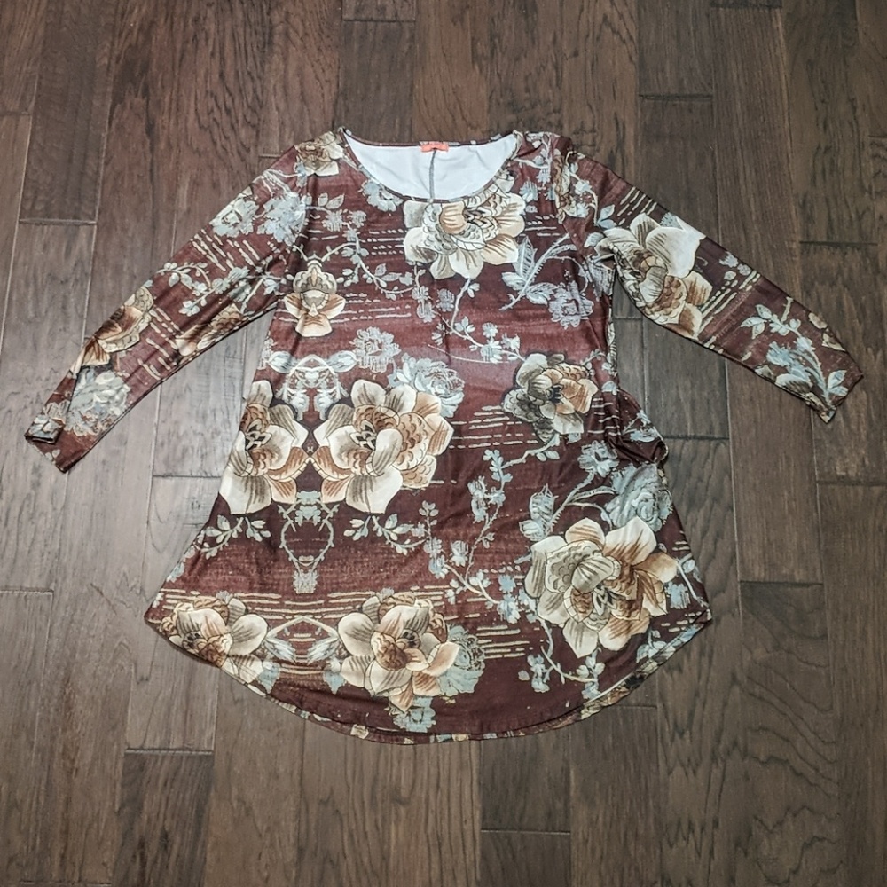 Tunic with pockets